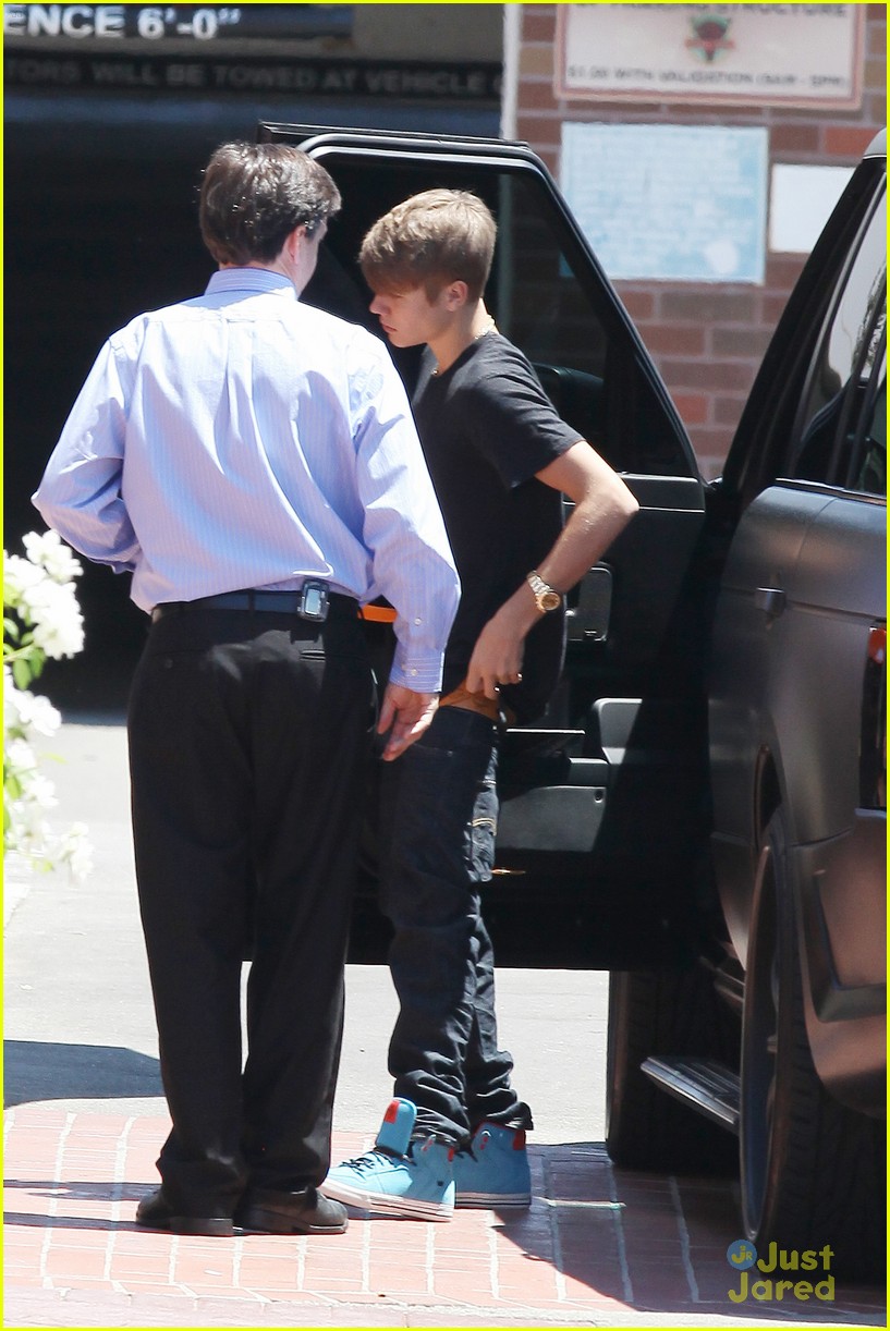 Selena Gomez & Justin Bieber: Lunch at BJs