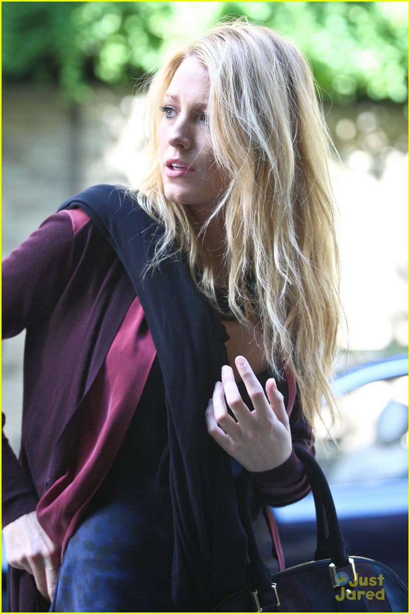 Blake Lively & Penn Badgley: Vespa Riders on 'Gossip Girl' Set