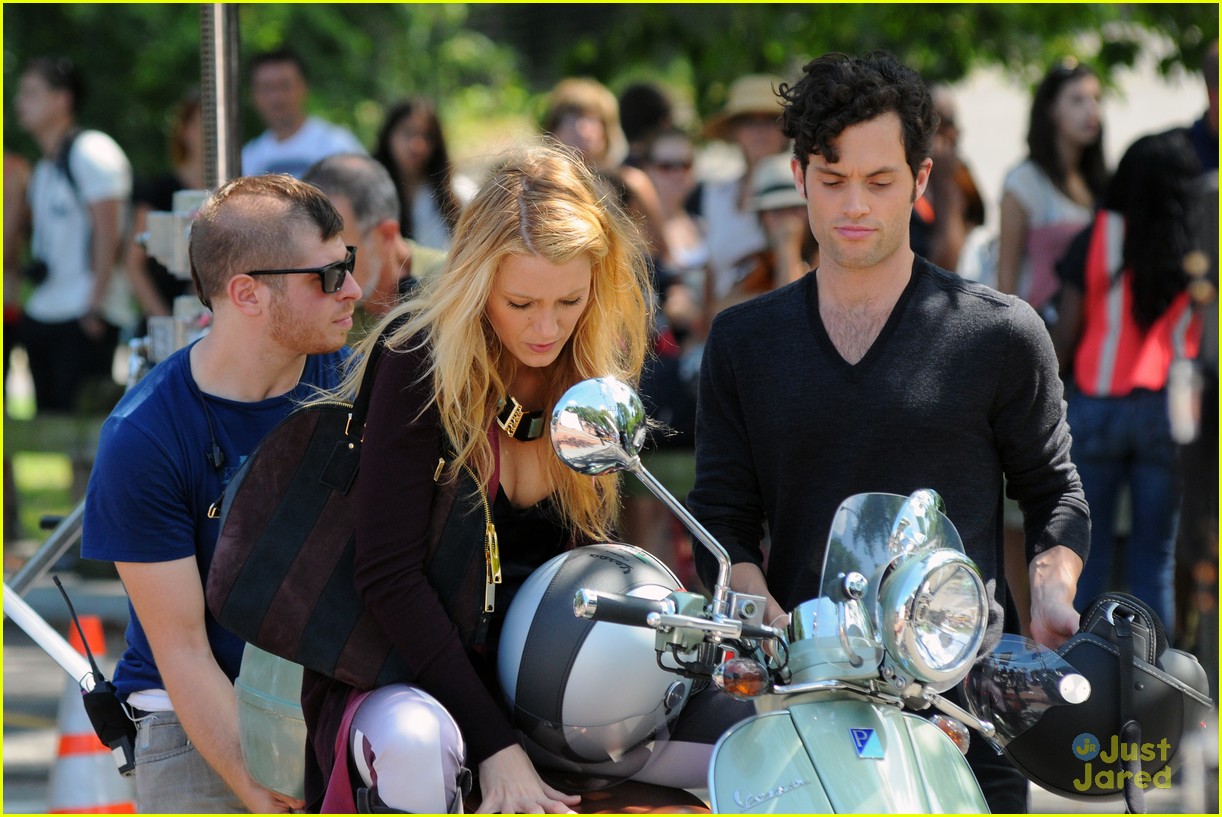 Blake Lively & Penn Badgley: Vespa Riders on 'Gossip Girl' Set
