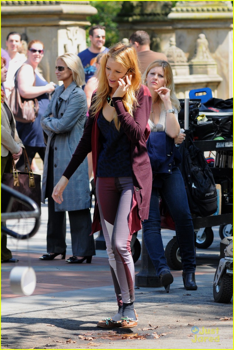 Blake Lively & Penn Badgley: Vespa Riders on 'Gossip Girl' Set