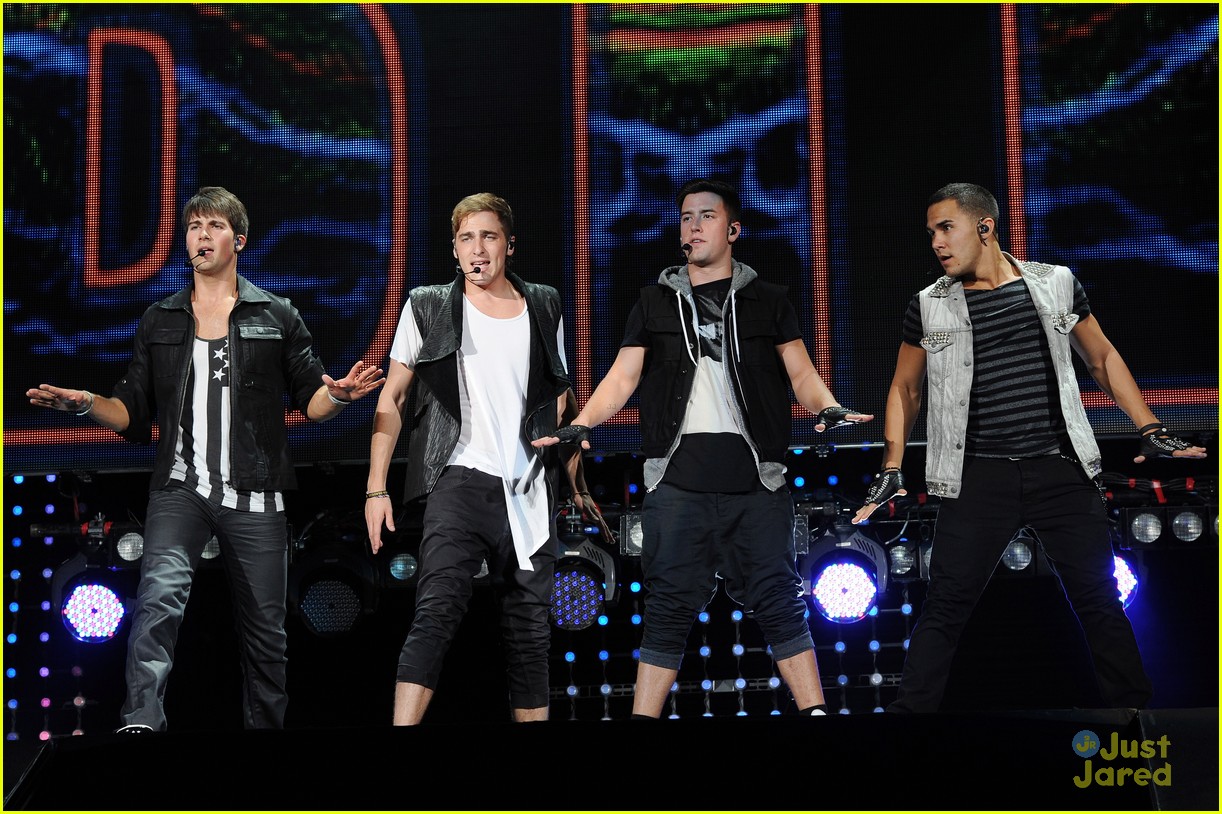 Big Time Rush Make It Rain in West Palm Beach