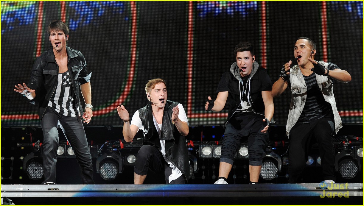 Big Time Rush Make It Rain in West Palm Beach