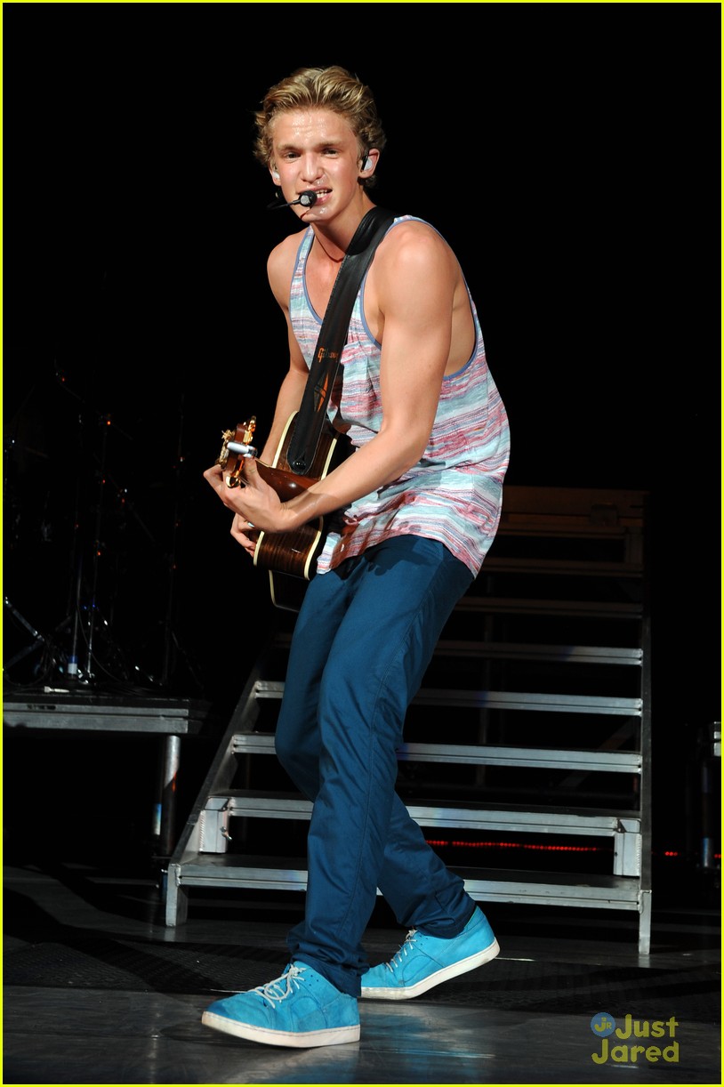 Cody Simpson: Off To Tour with Justin Bieber!