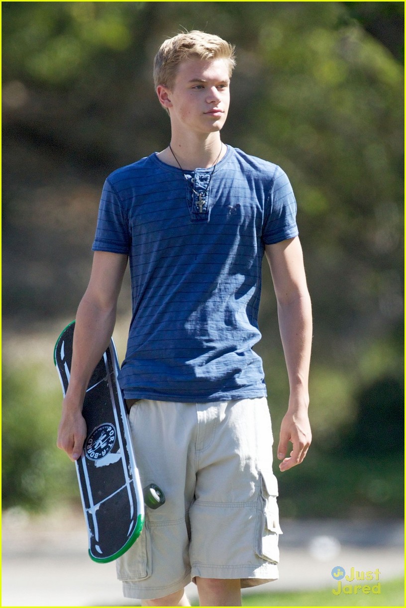 Kenton Duty: Skateboarding Cutie!