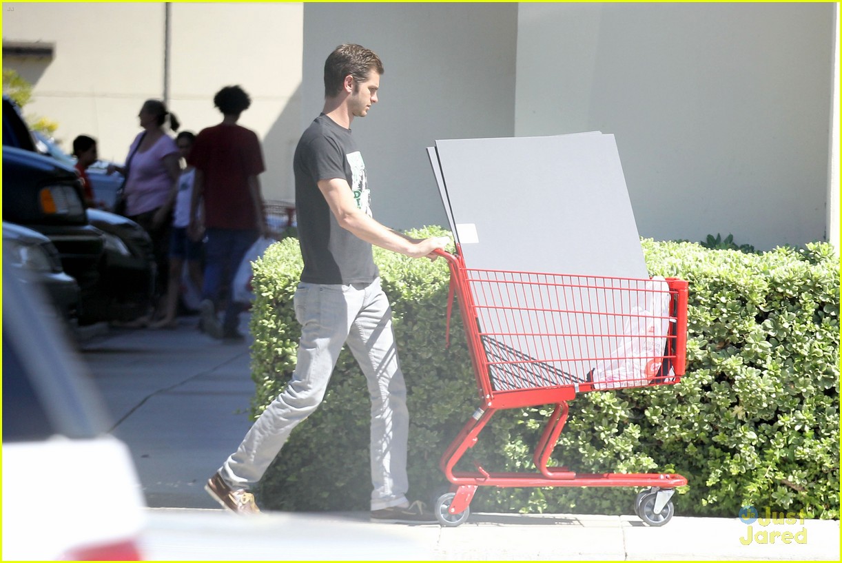 Andrew Garfield: Spider-Man Gets Crafty