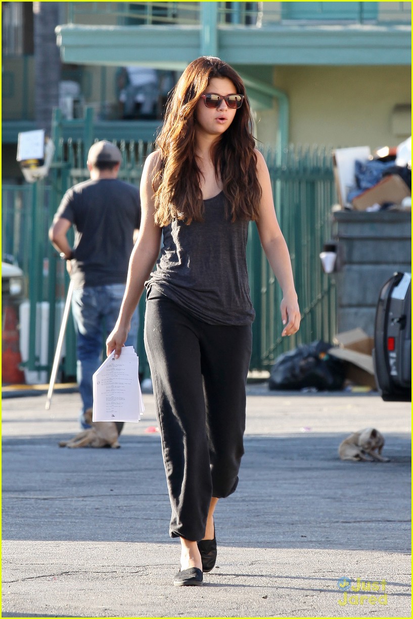 Selena Gomez: Hot Day on 'Parental Guidance Suggested' Set