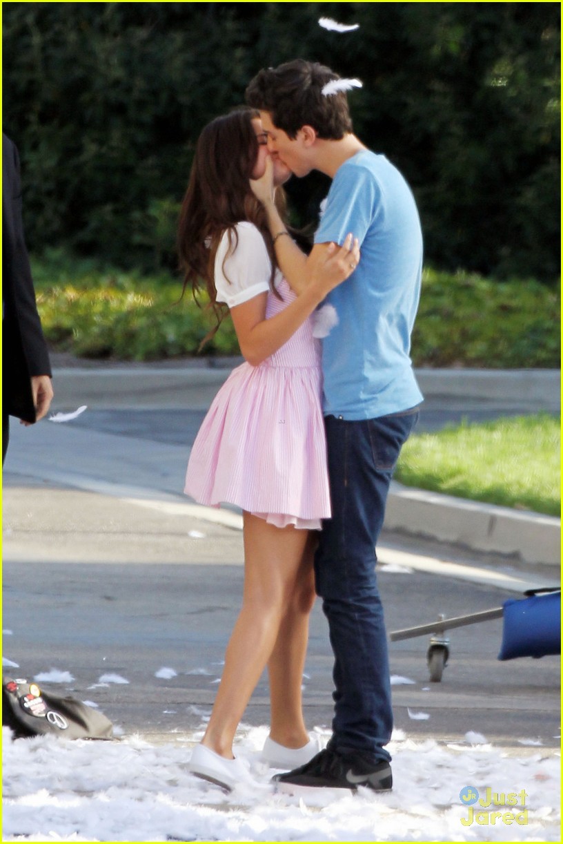 Nat Wolff & Selena Gomez: Kiss on 'Parental Guidance Suggested'!