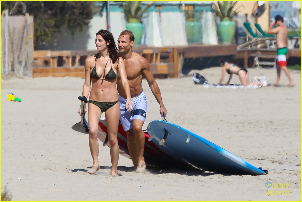 Ashley Greene: Sunday at the Beach!