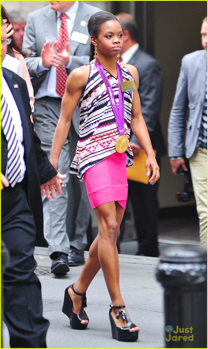 Gabby Douglas & McKayla Maroney: 'Fierce Five' at Letterman!