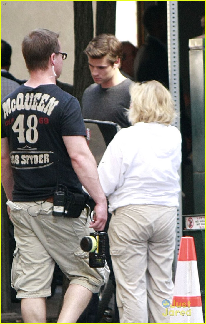 Liam Hemsworth: 'Paranoia' Coffee Break