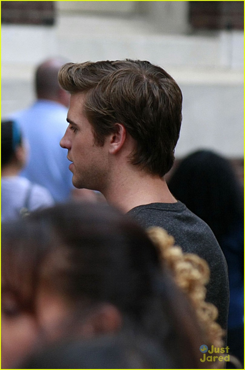 Liam Hemsworth: 'Paranoia' Coffee Break