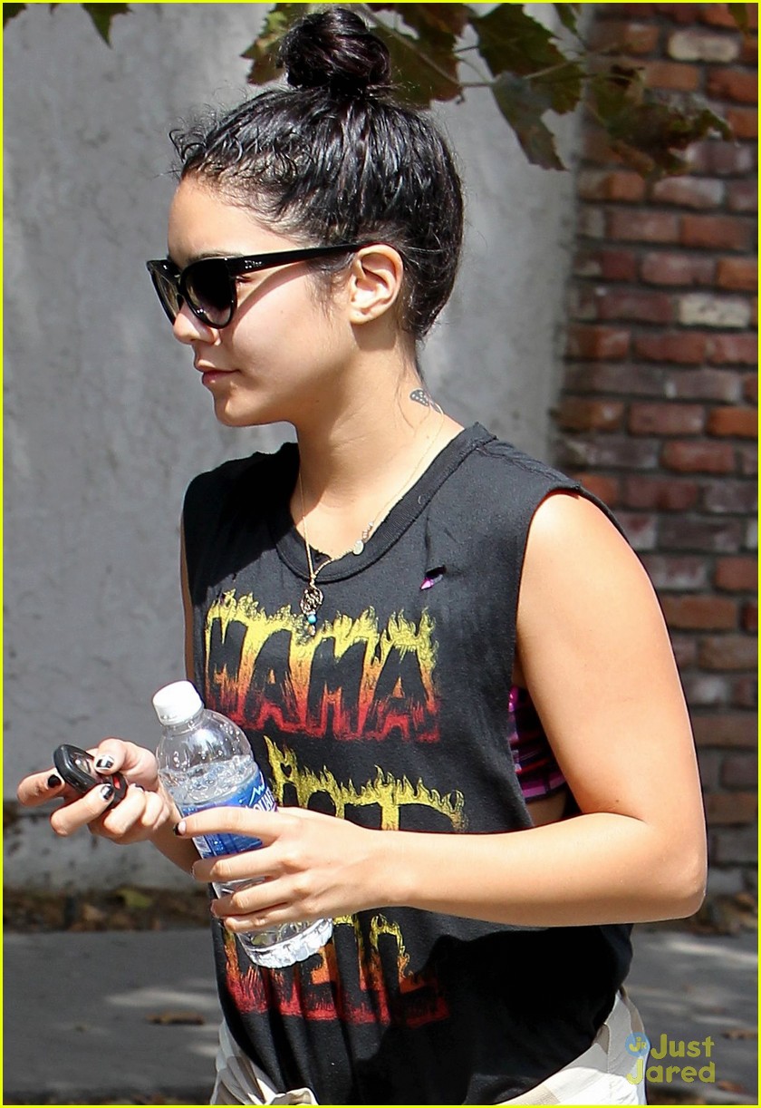 Vanessa Hudgens: Friday Yoga Session