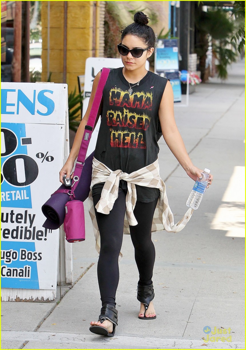Vanessa Hudgens: Friday Yoga Session