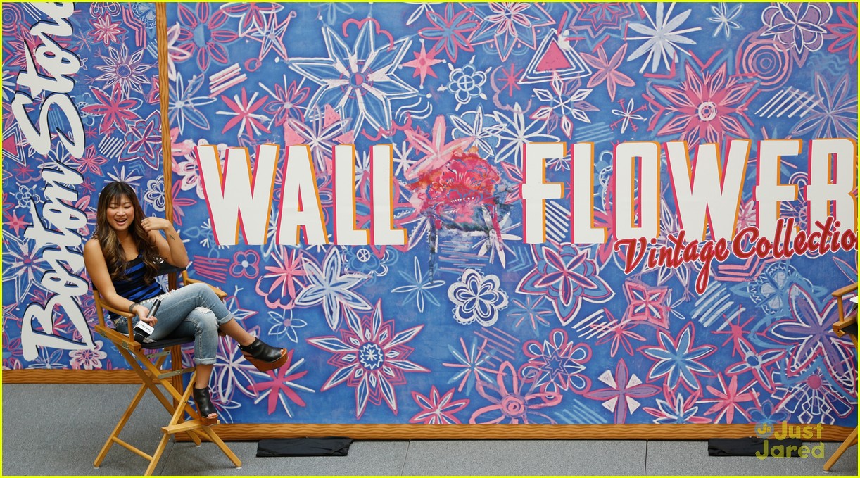 Jenna Ushkowitz: Wallflower Jeans Fashion Show in Wisconsin