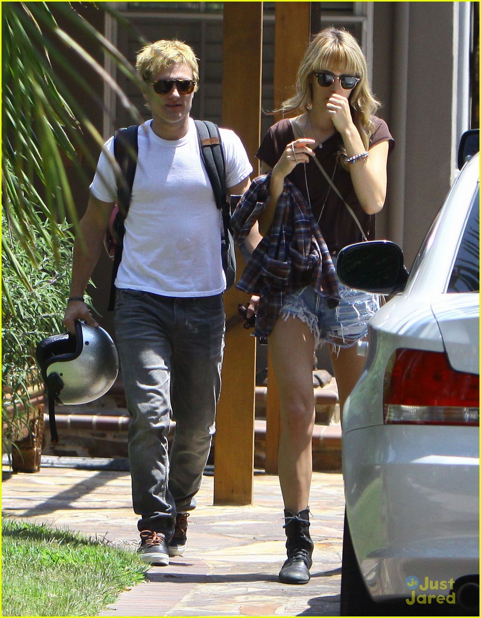 Josh Hutcherson: Motorcycle Movie Date with Lanchen Mihalic