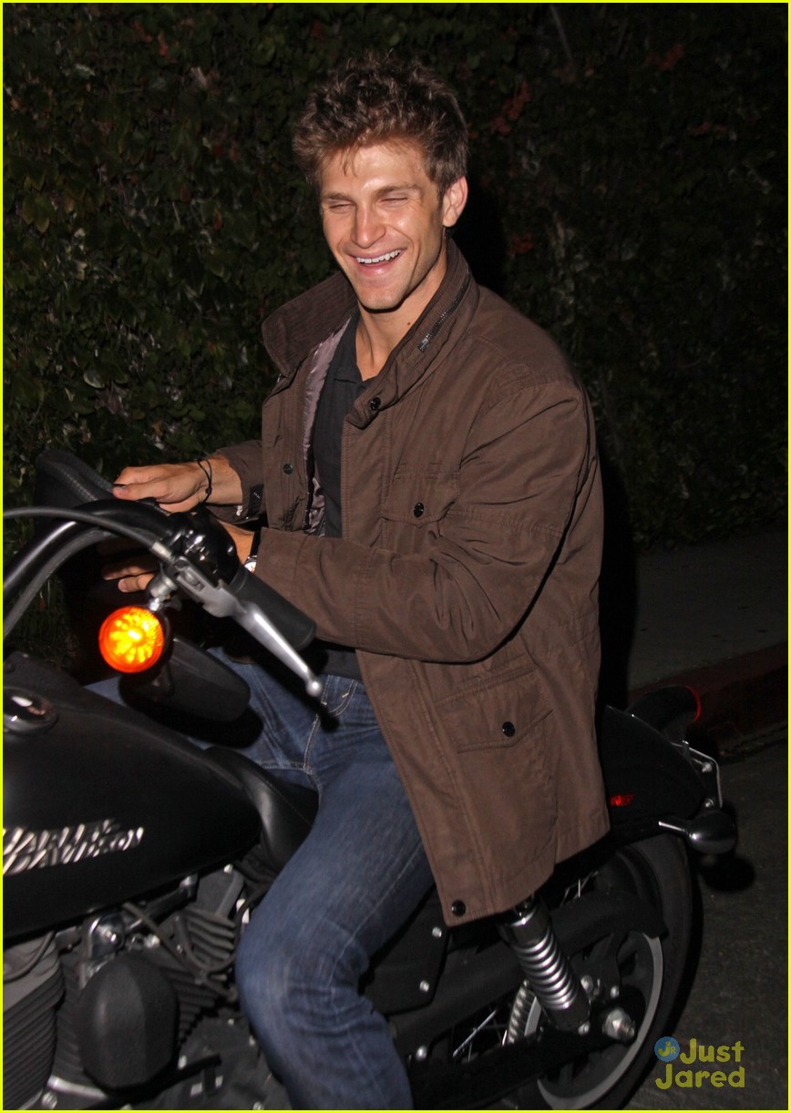 Keegan Allen: Watch 'Pretty Little Liars' Season Finale Clip!