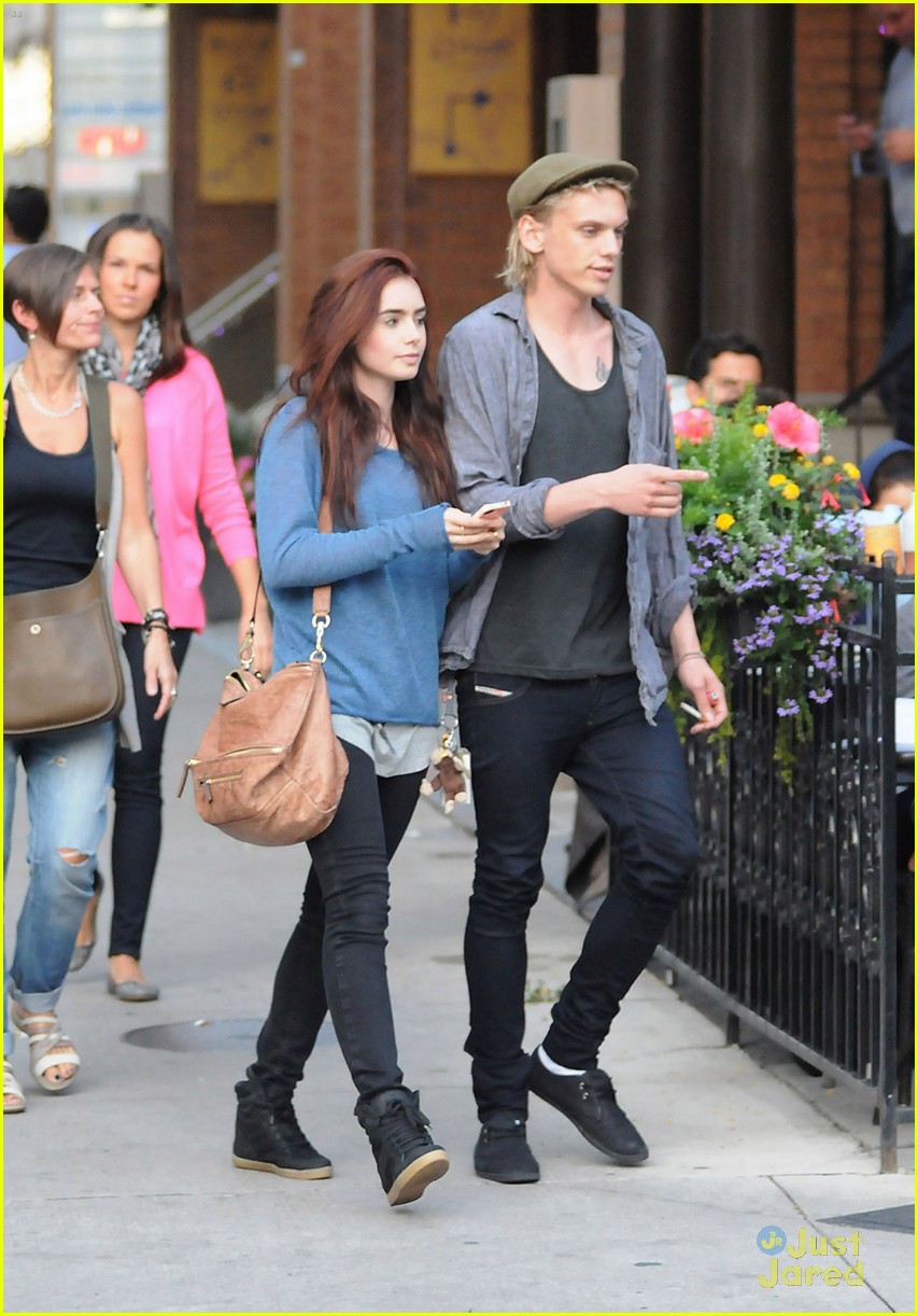 Lily Collins & Jamie Campbell Bower: Yoco Froyo!