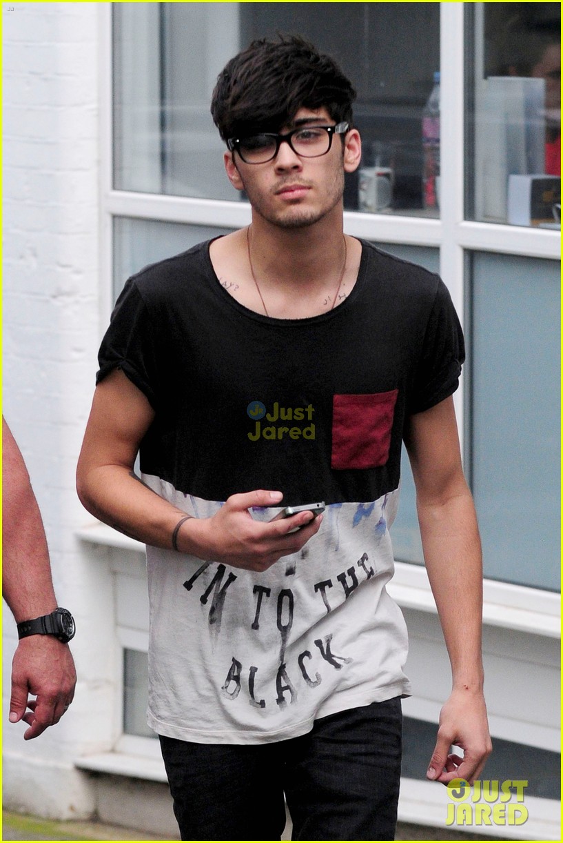 Zayn Malik: Stalked By Miley Cyrus!