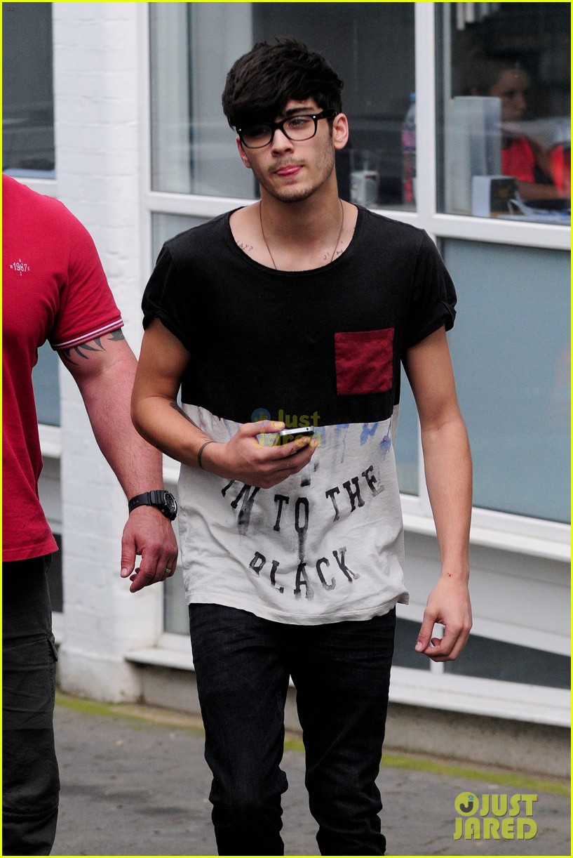 Zayn Malik: Stalked By Miley Cyrus!