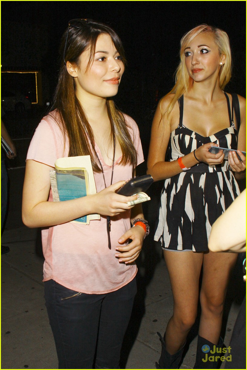 Miranda Cosgrove: Alanis Morissette Concert!