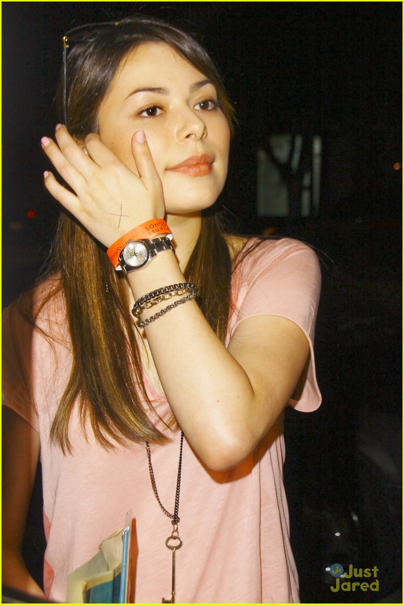 Miranda Cosgrove: Alanis Morissette Concert!