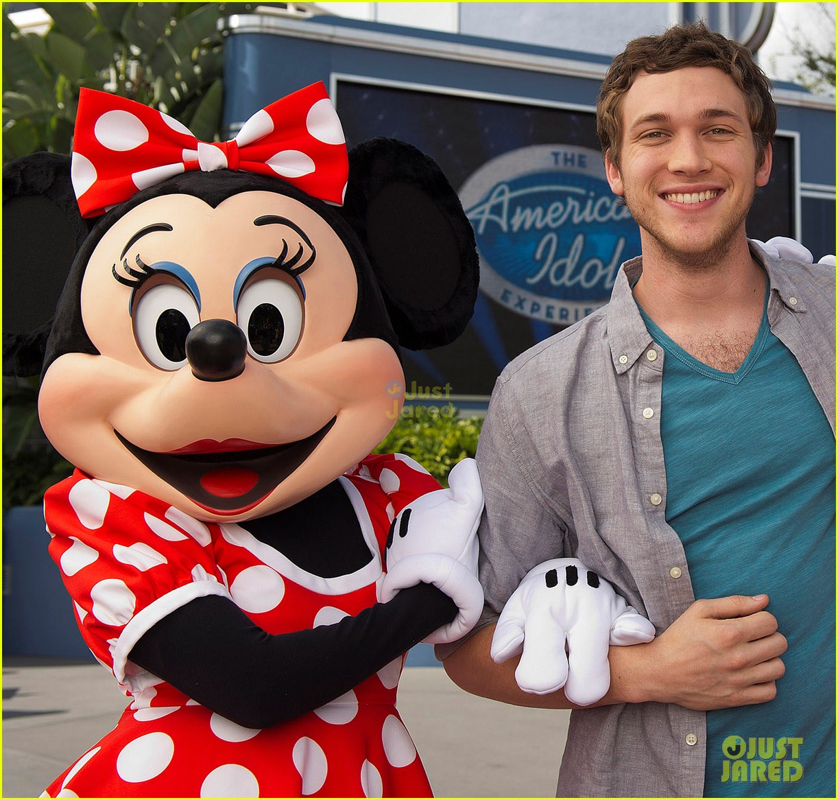Phillip Phillips' 'Home' Video - Watch Now!