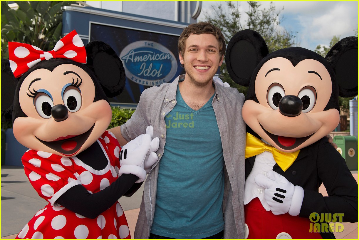 Phillip Phillips' 'Home' Video - Watch Now!