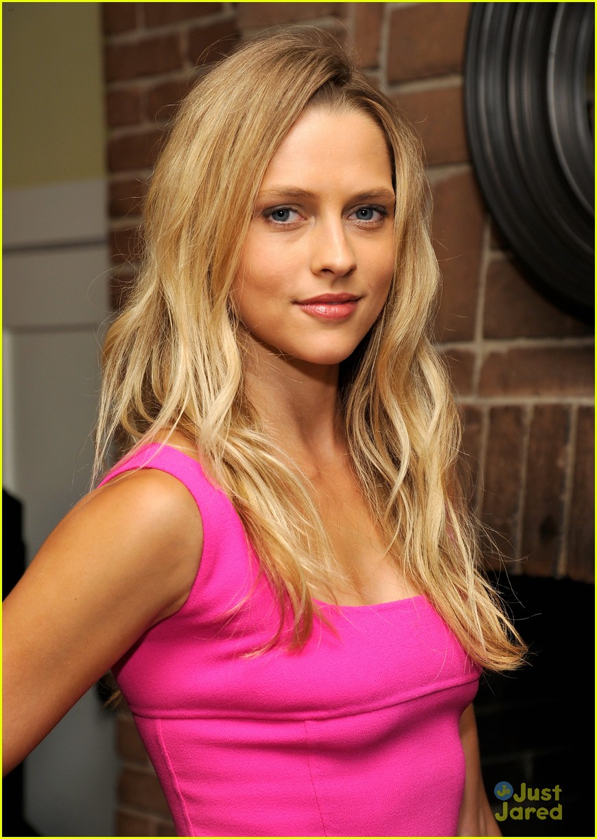 Phoebe Tonkin & Teresa Palmer: GenArt Vena Cava Party People