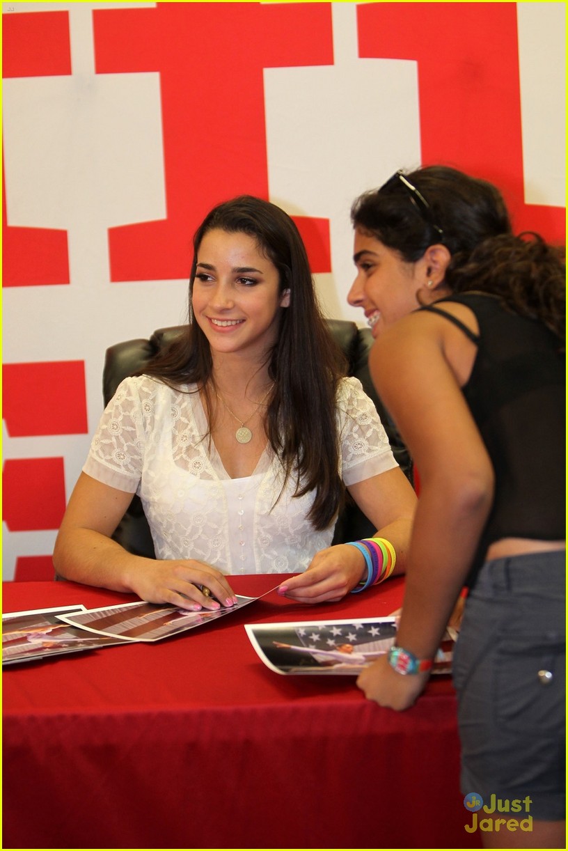 Aly Raisman: Back To School Shopping at Office Depot!