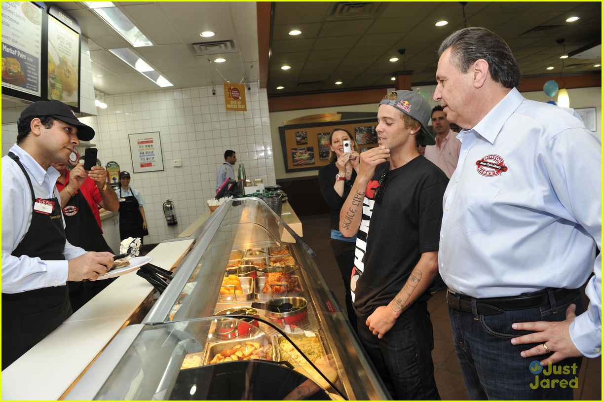 Ryan Sheckler: Boston Market Meet & Eat
