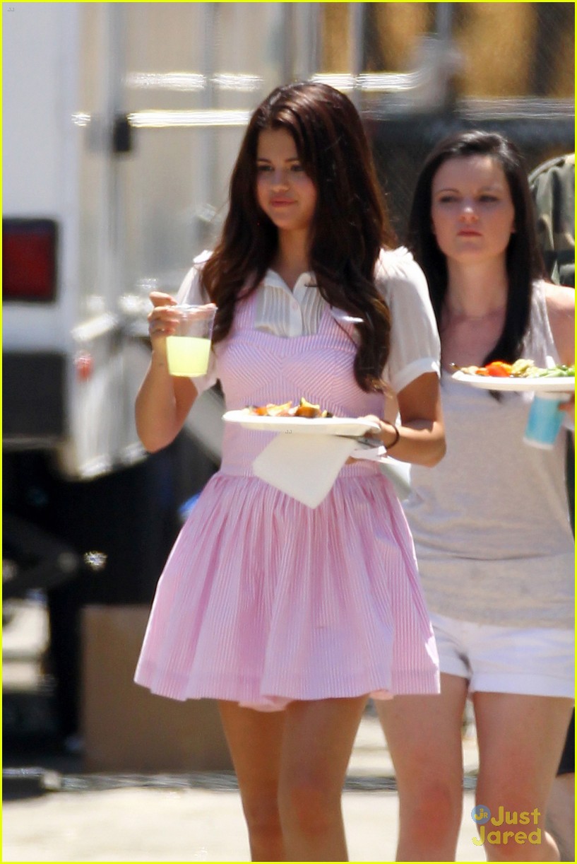 Selena Gomez: Forbes' Social Networking Superstar!