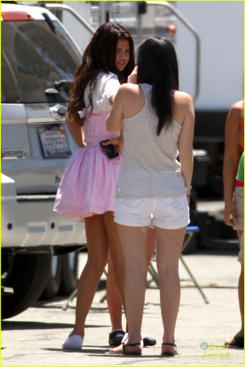 Selena Gomez: Forbes' Social Networking Superstar!