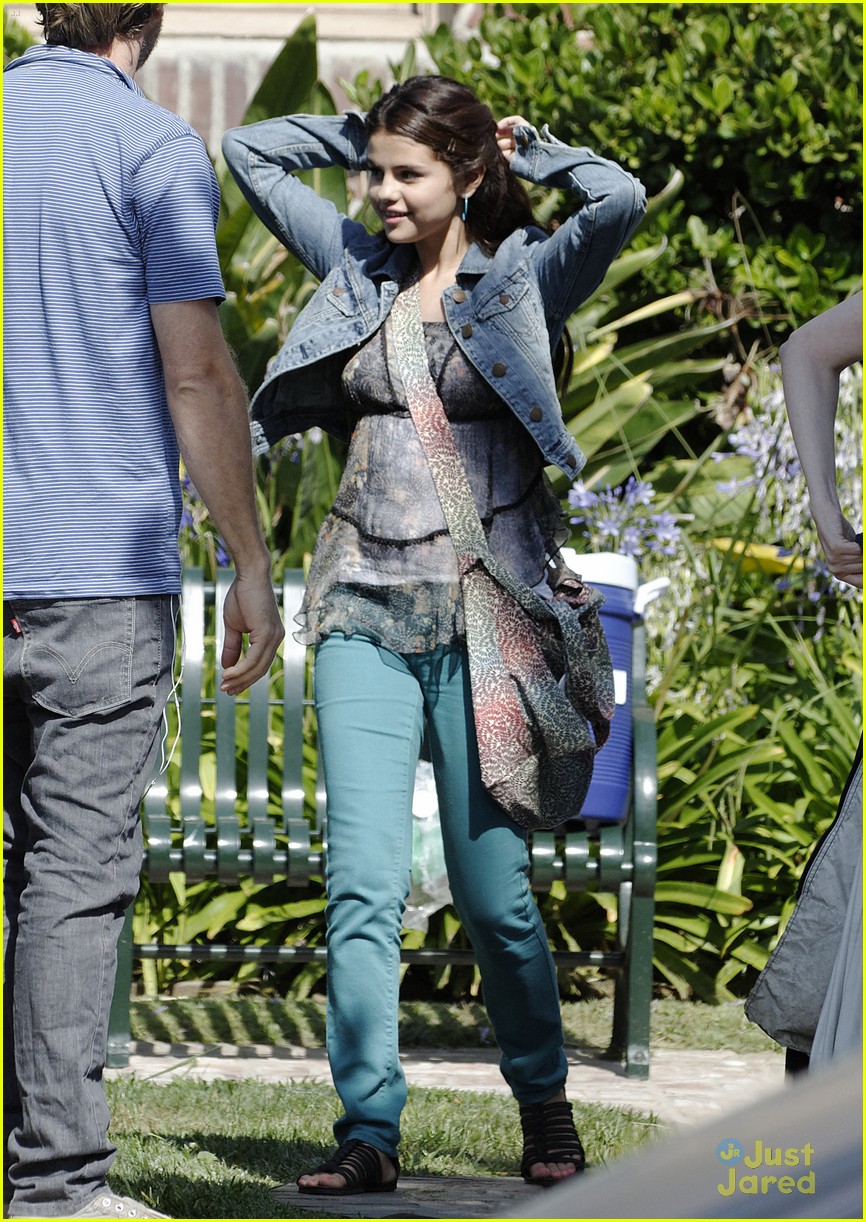 Selena Gomez: Justin Bieber Visits 'Parental Guidance' Set