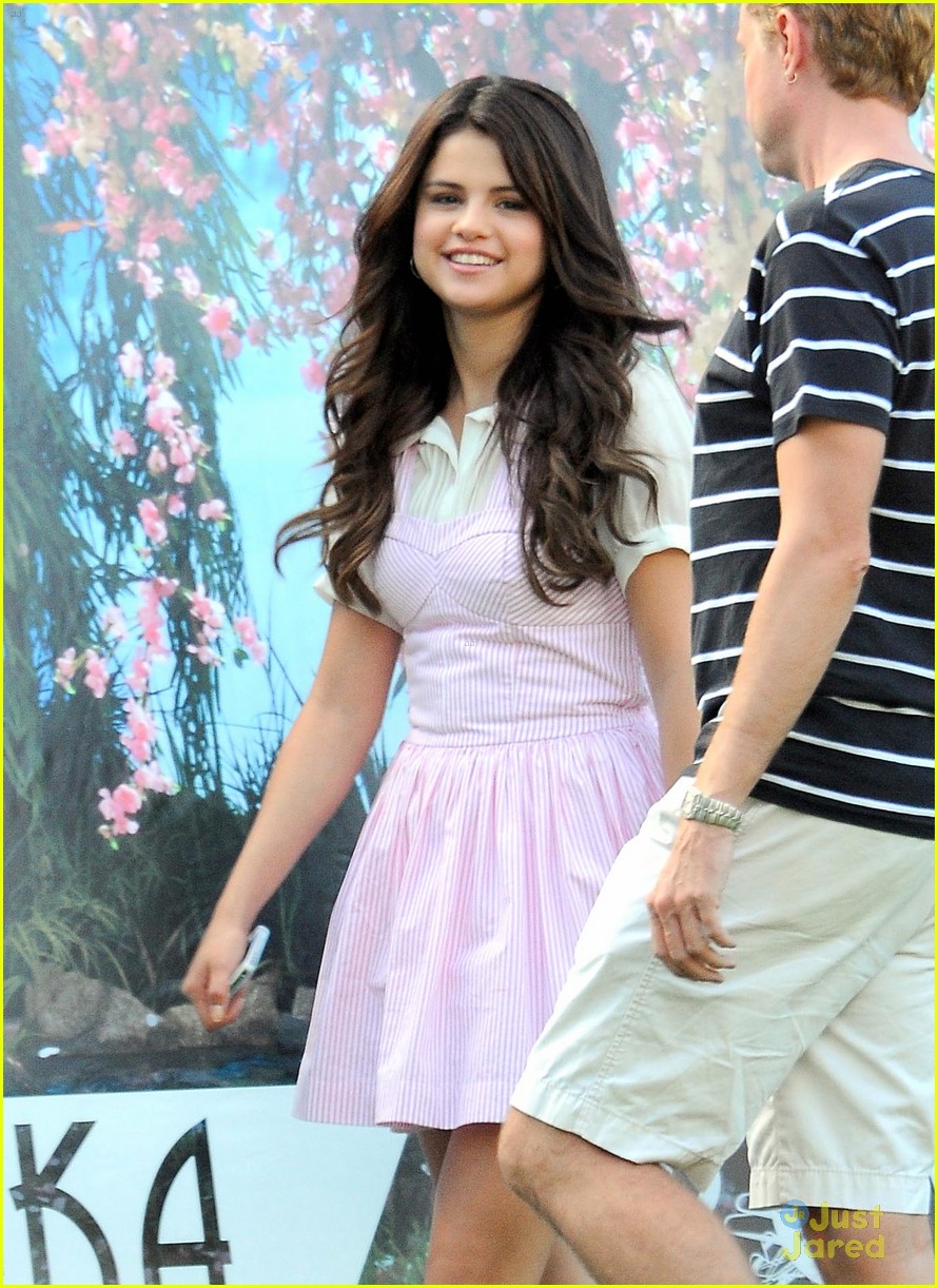 Selena Gomez: 'Spring Breakers' Clip WATCH NOW