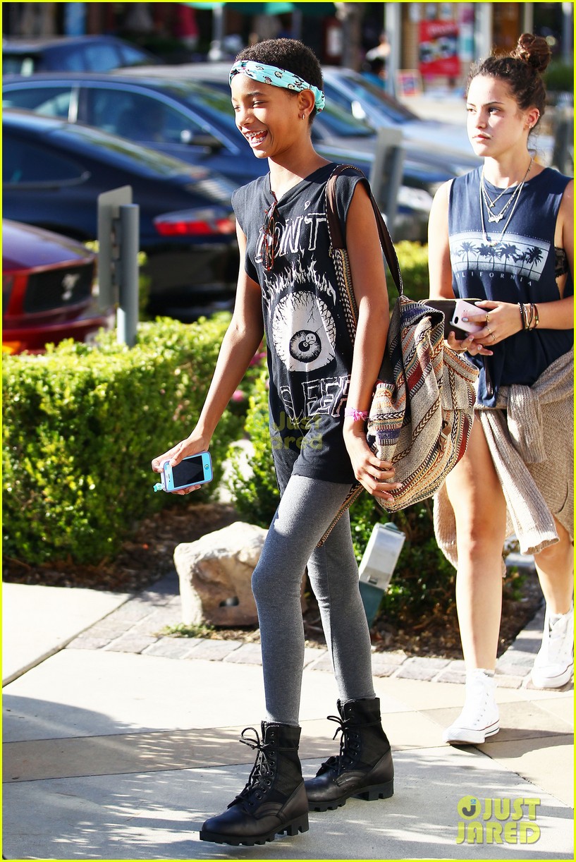 Willow Smith: Phone Spa Beauty
