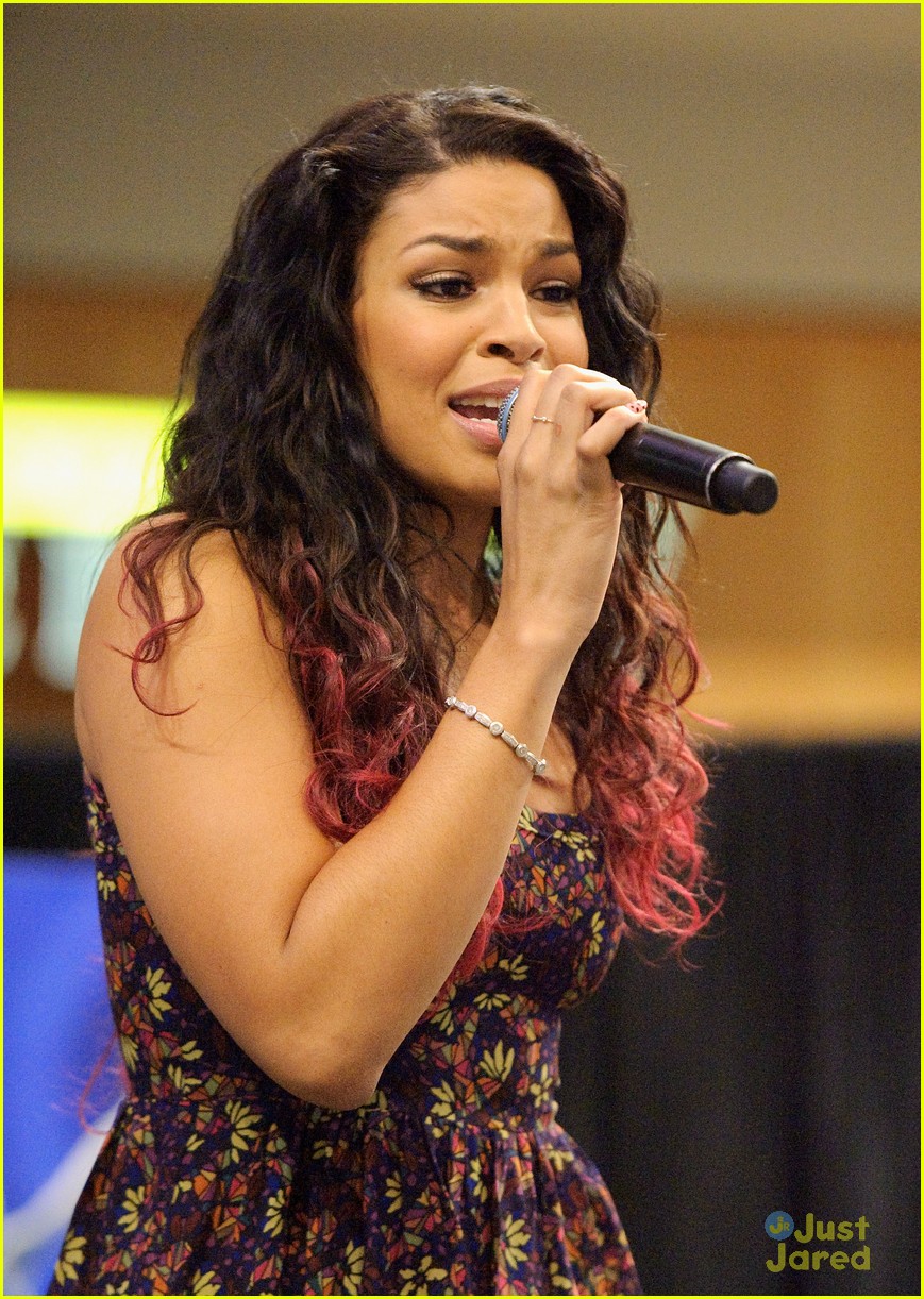 Jordin Sparks: Mall of America Performance!