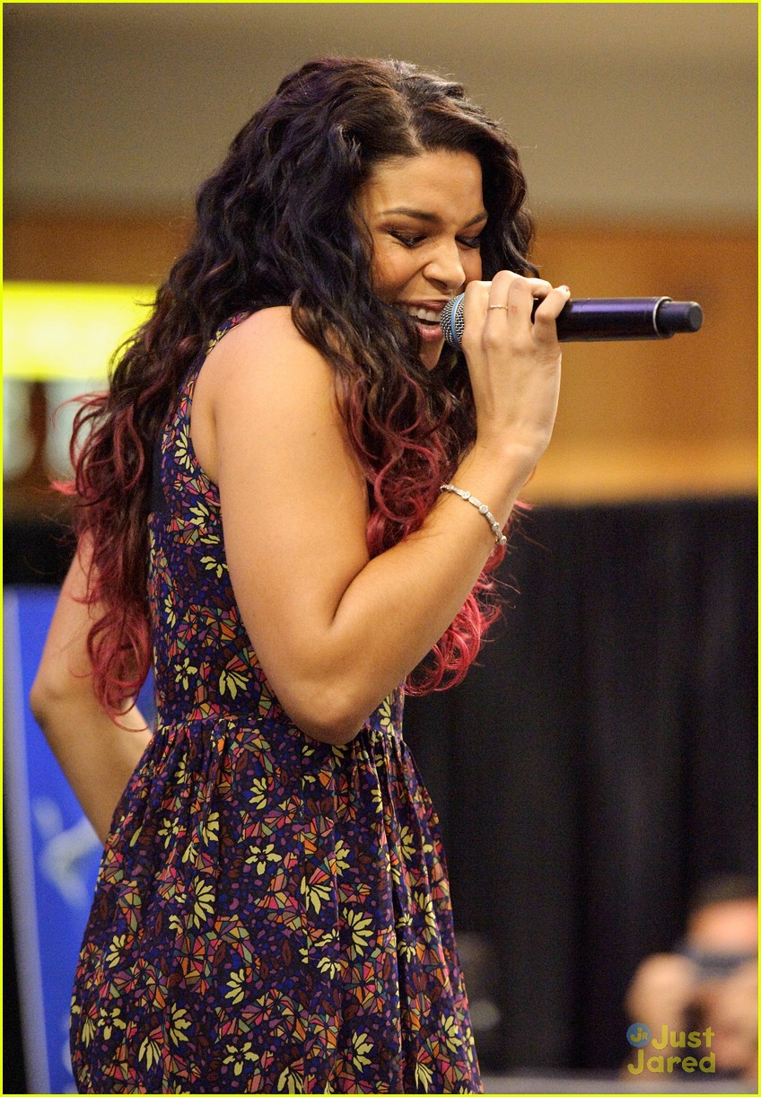 Jordin Sparks: Mall of America Performance!