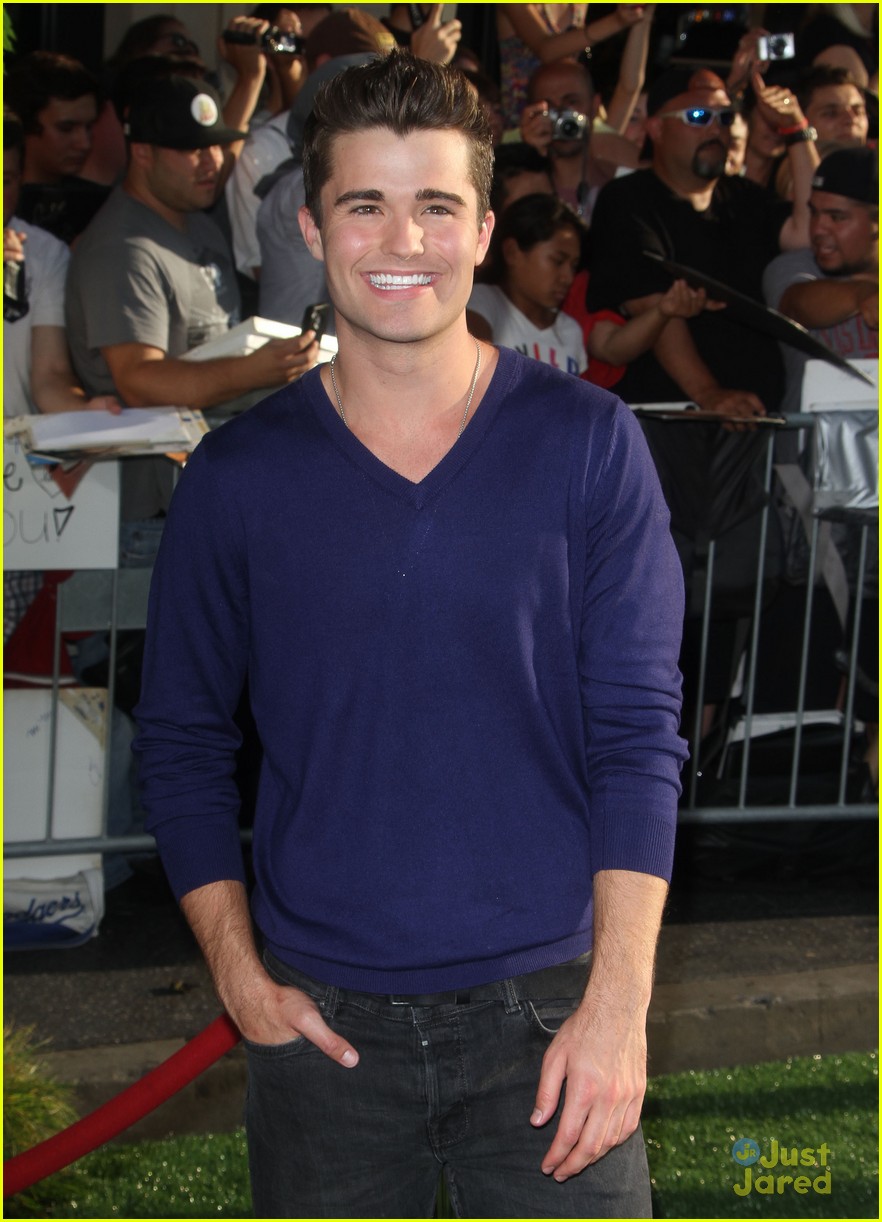 Spencer Boldman & Olivia Holt Have An 'Odd Life'