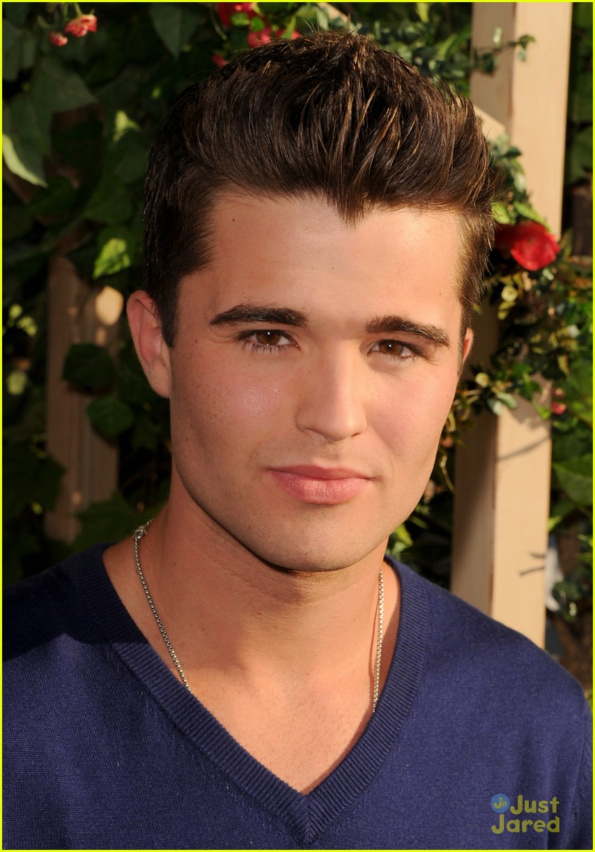 Spencer Boldman & Olivia Holt Have An 'Odd Life'