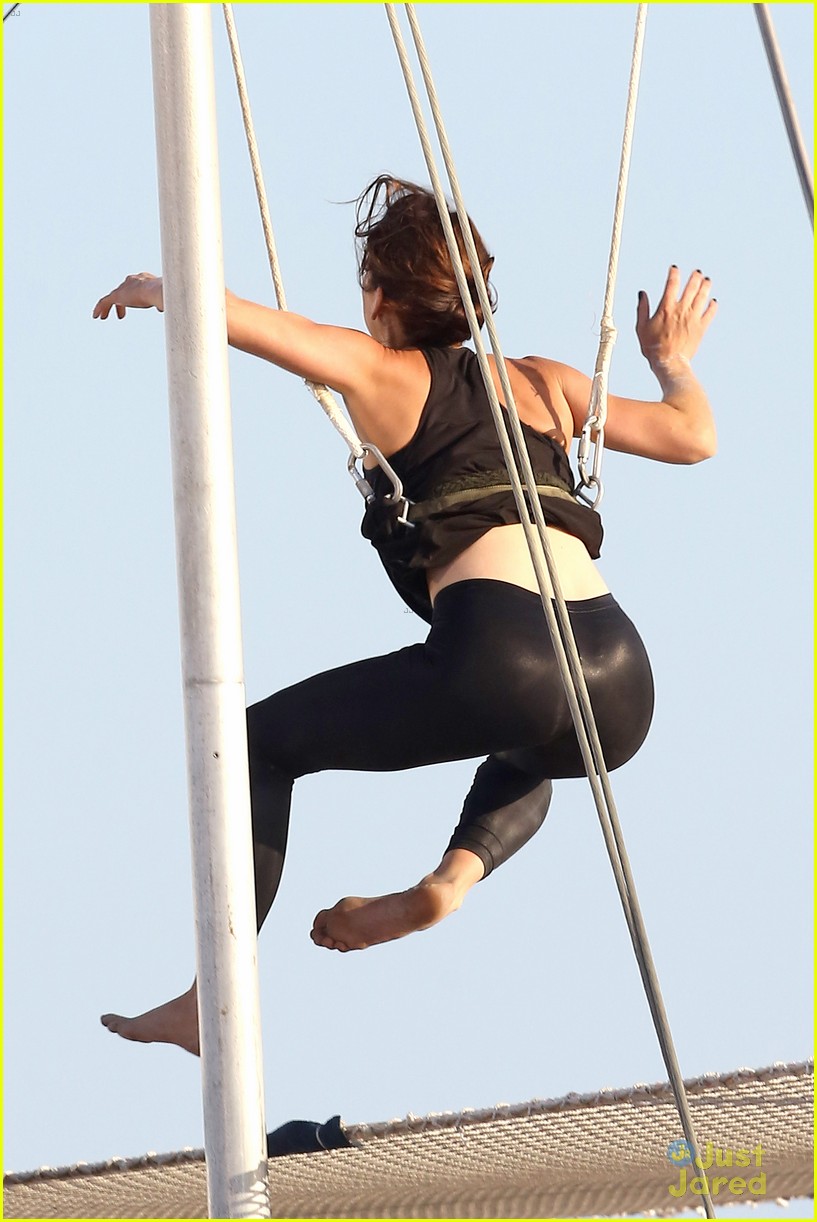 Jessica Stroup: Trapeze Flyer For '90210'