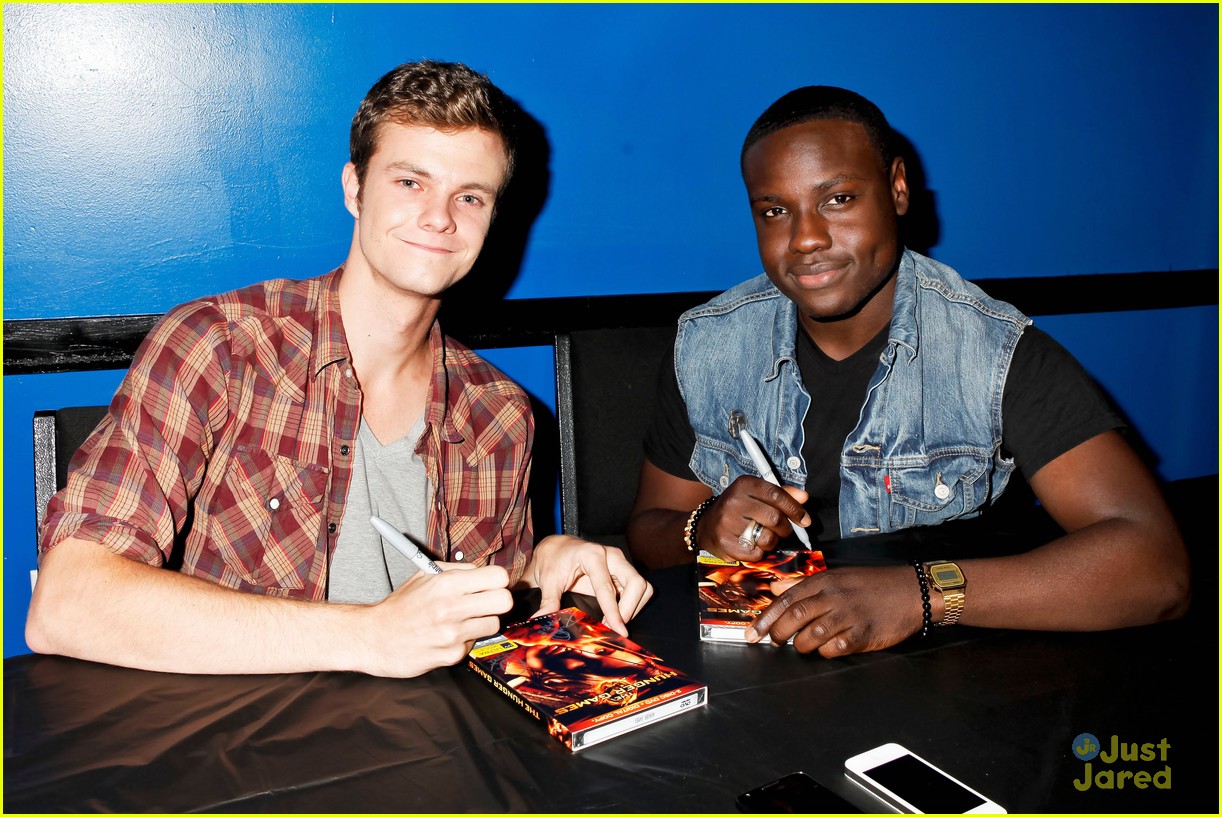 Alexander Ludwig, Dayo Okeniyi & Jack Quaid: 'The Hunger Games' DVD Signings!