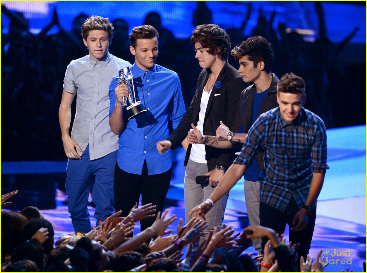 One Direction: MTV VMAs Performance 2012 - Watch Now!