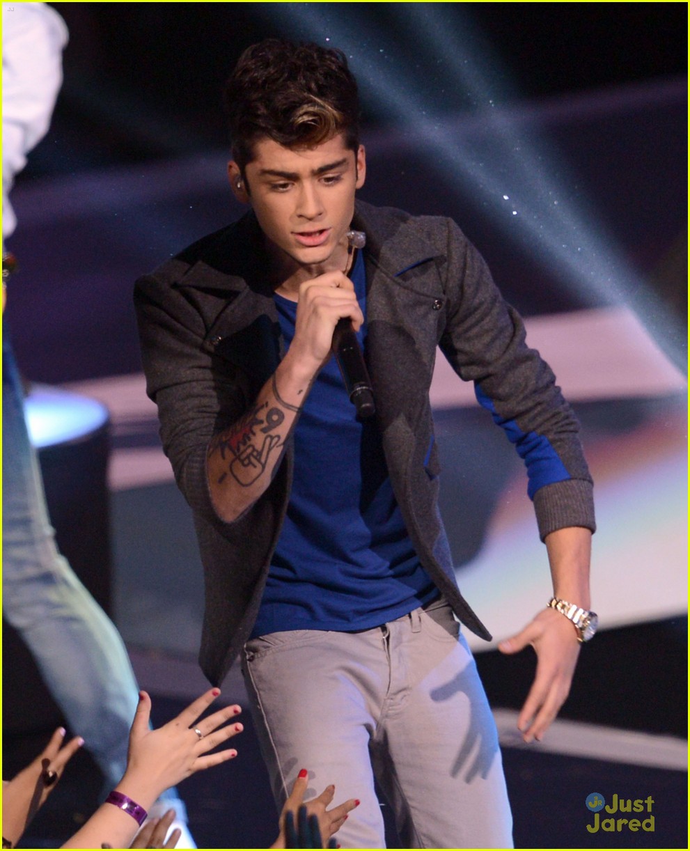 One Direction: MTV VMAs Performance 2012 - Watch Now!