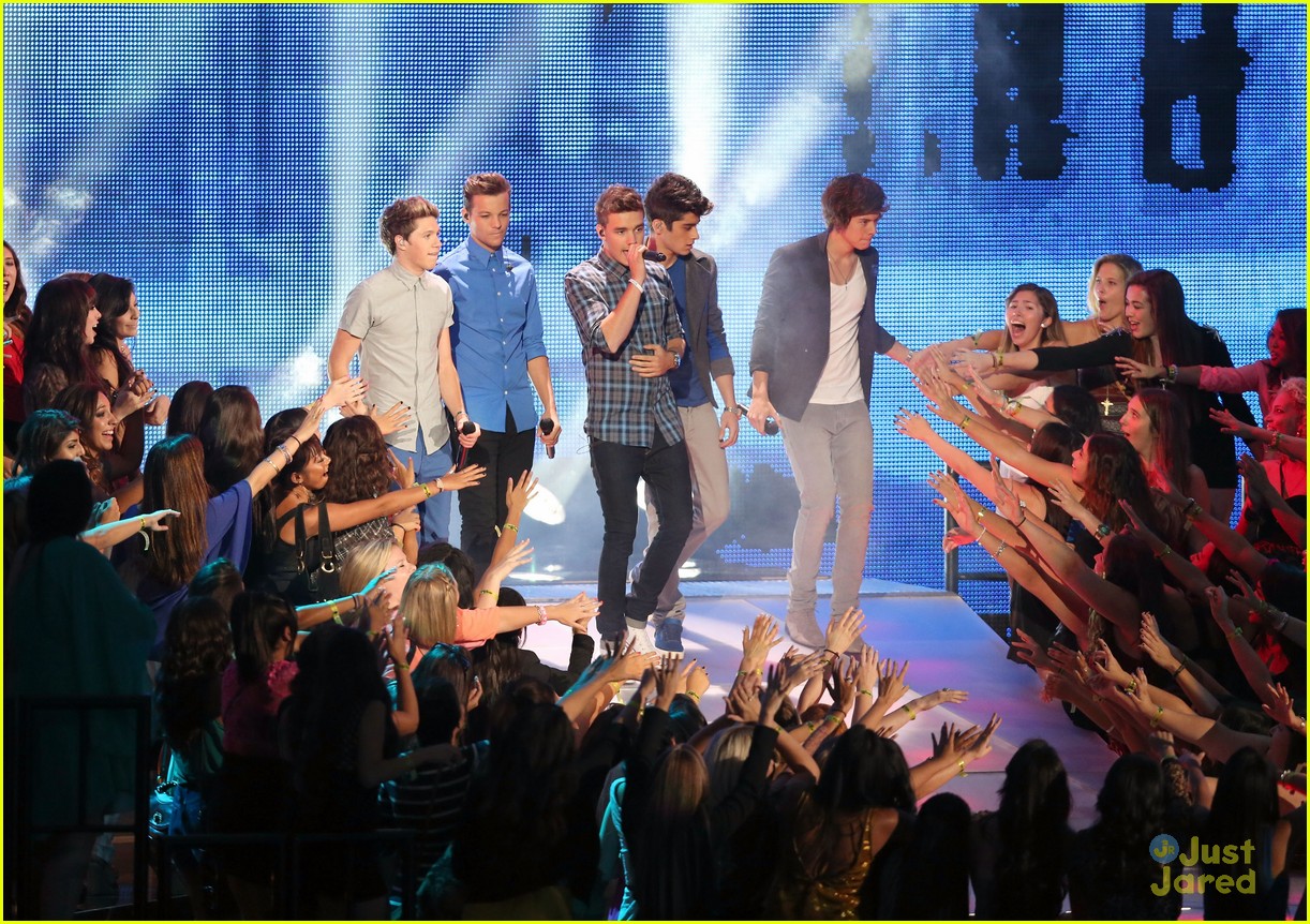 One Direction: MTV VMAs Performance 2012 - Watch Now!