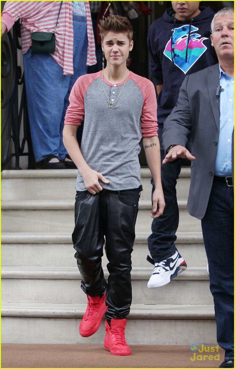 Justin Bieber Offered Hockey Team Tryout