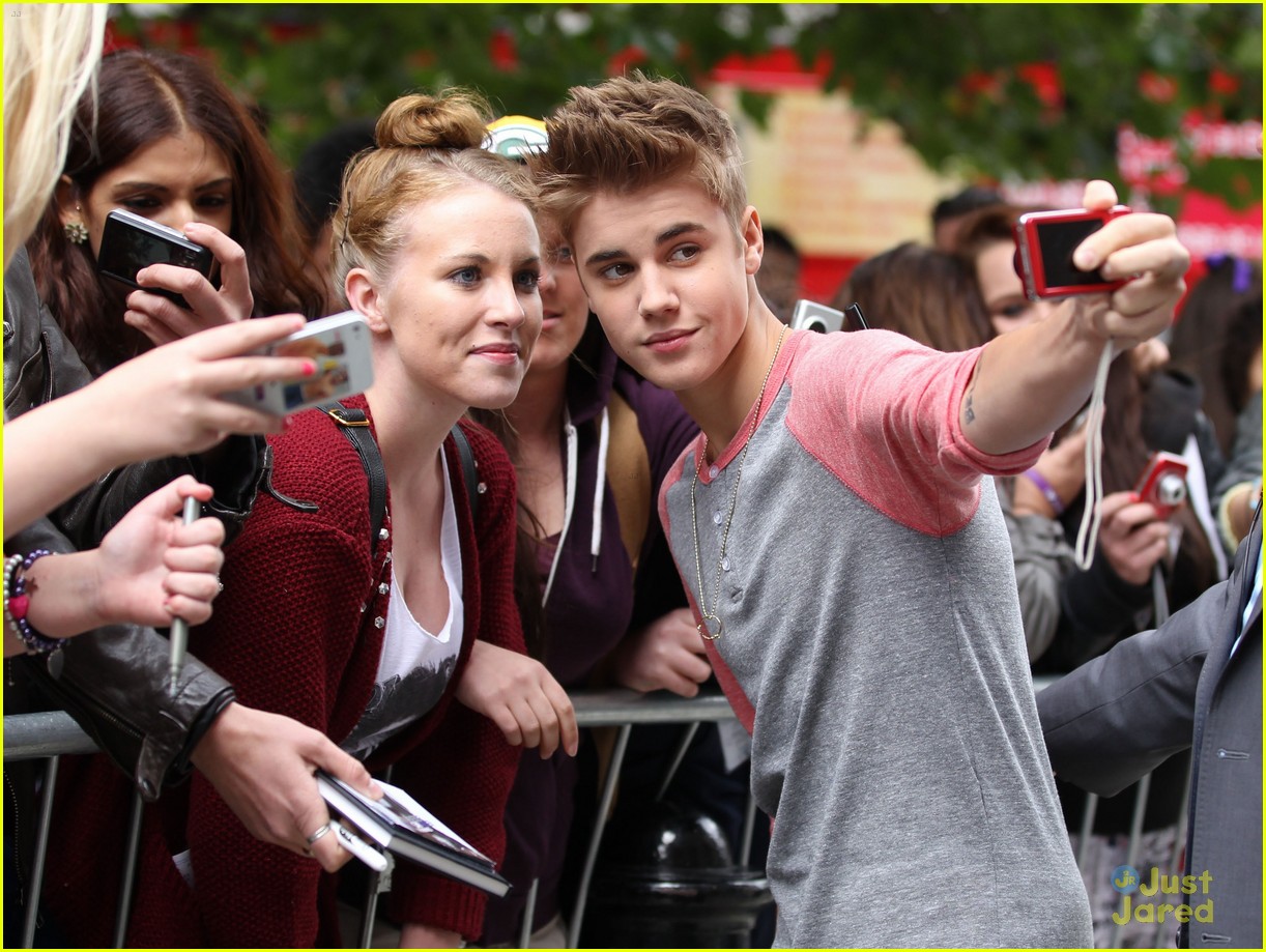 Justin Bieber Offered Hockey Team Tryout