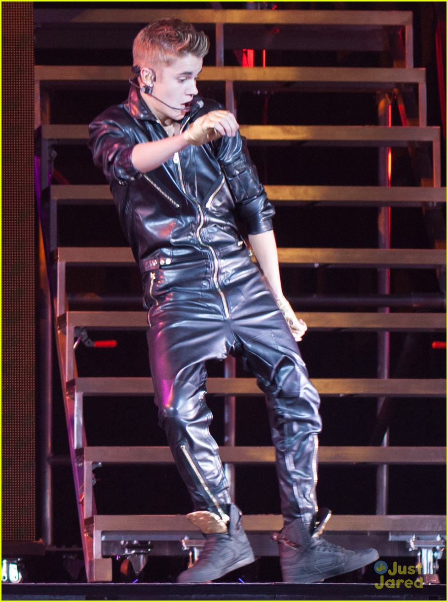 Justin Bieber Gets Sick During 'Believe' Concert in Arizona