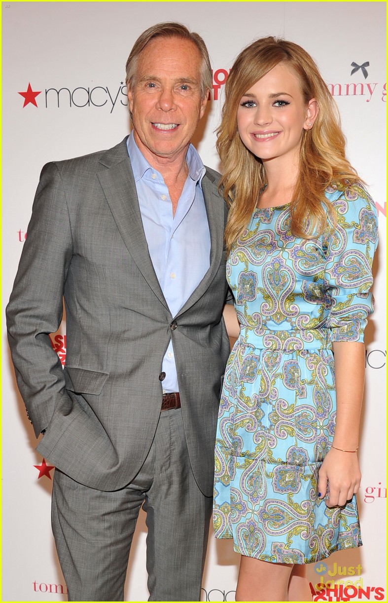 Britt Robertson: Fashion's Night Out with Tommy Hilfiger
