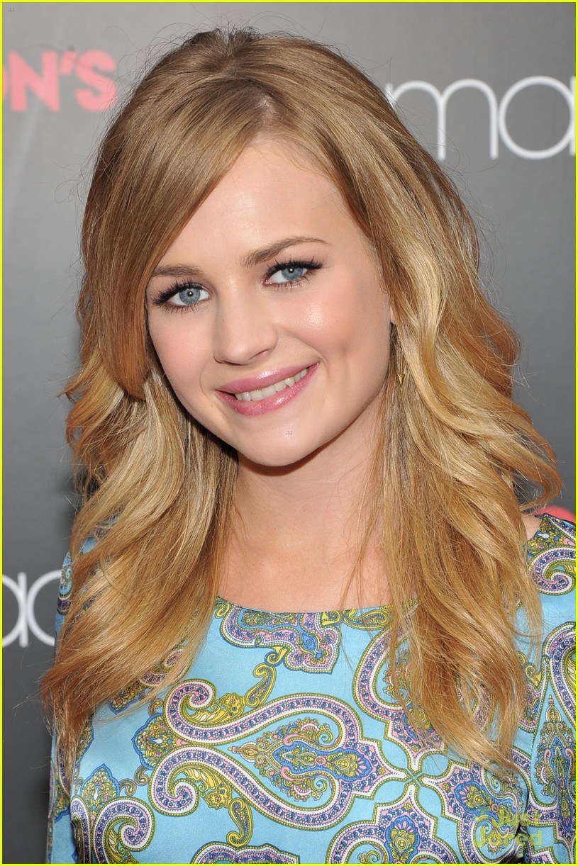 Britt Robertson: Fashion's Night Out with Tommy Hilfiger