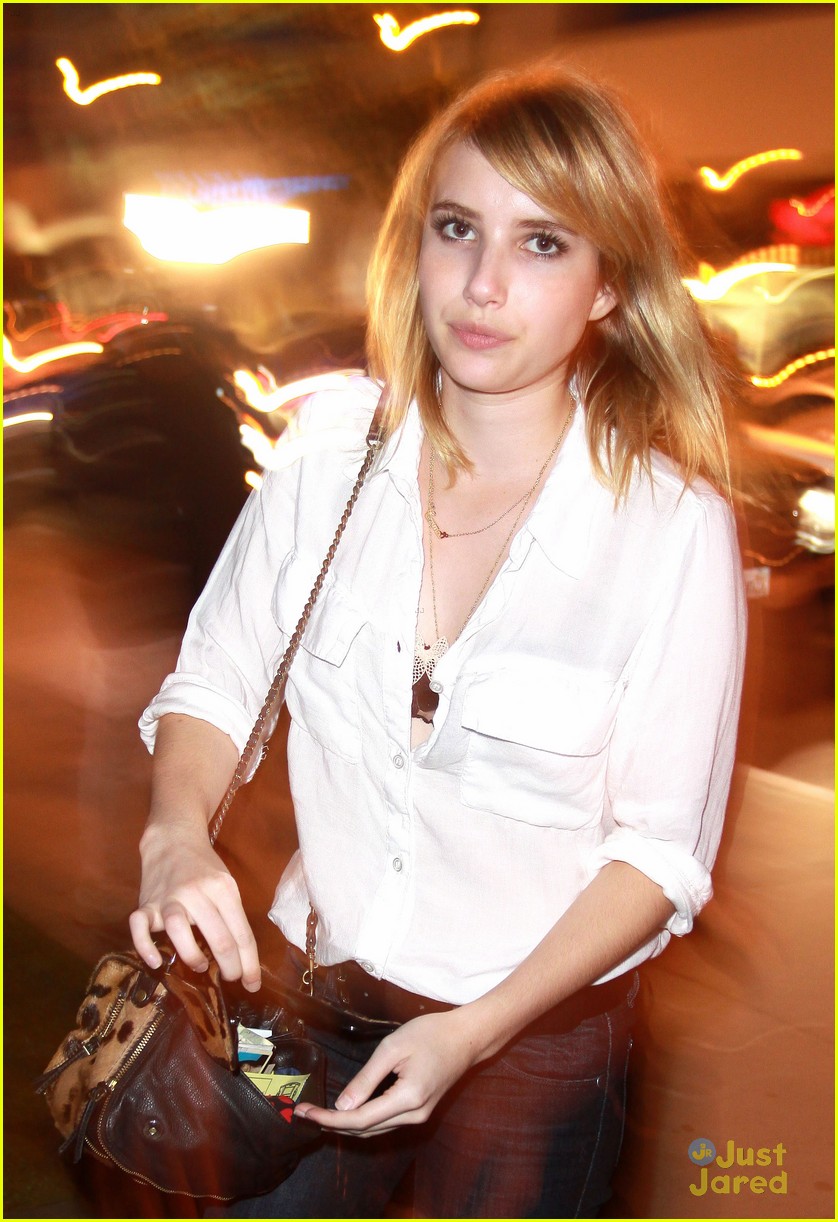 Emma Roberts: Boa Beauty